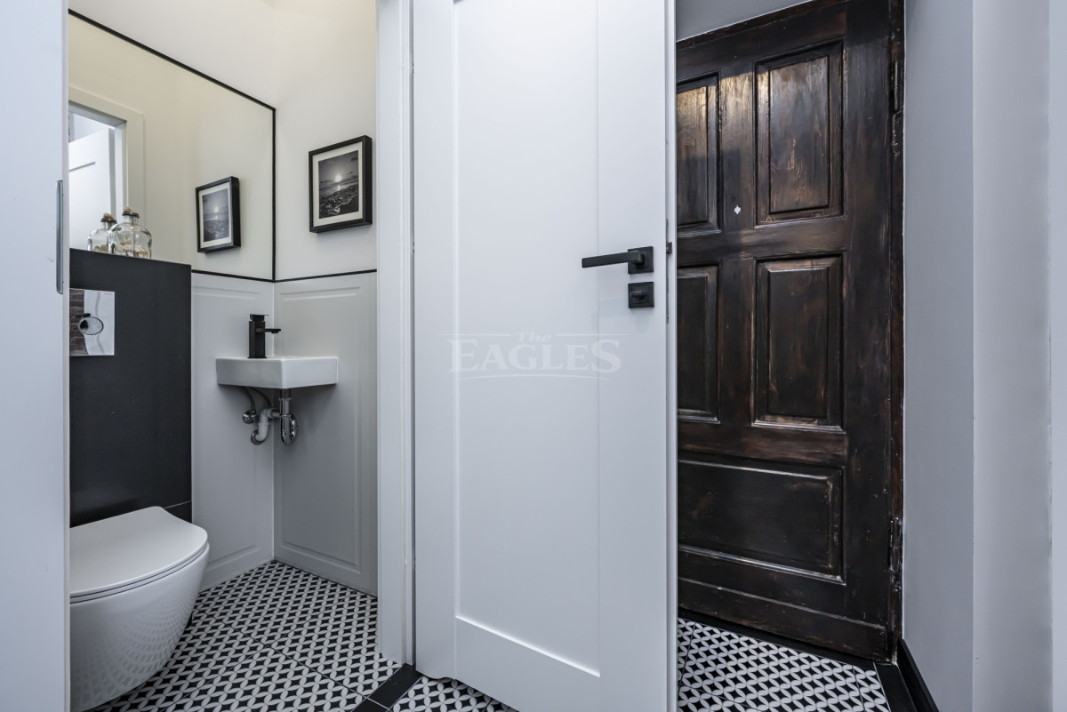 Kamienica – 2 pokoje po remoncie